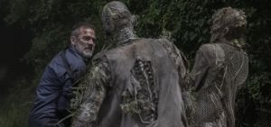 Negan, personagem de Jeffrey Dean Morgan, enfrenta zumbis em The Walking Dead: Fox ladeira abaixo